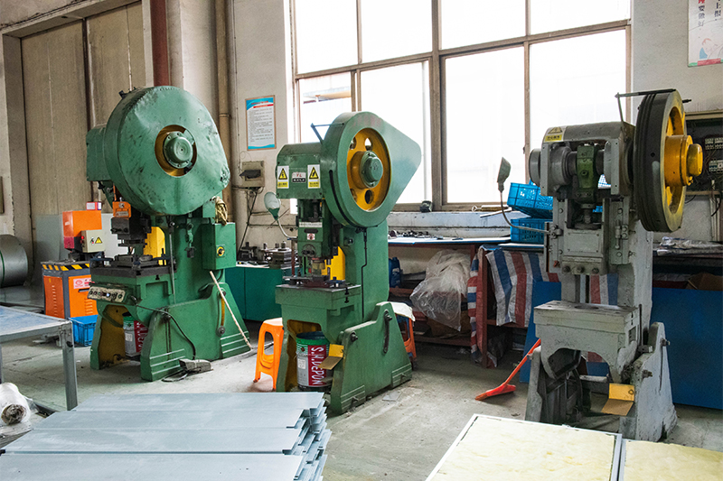 各類沖壓成型設(shè)備